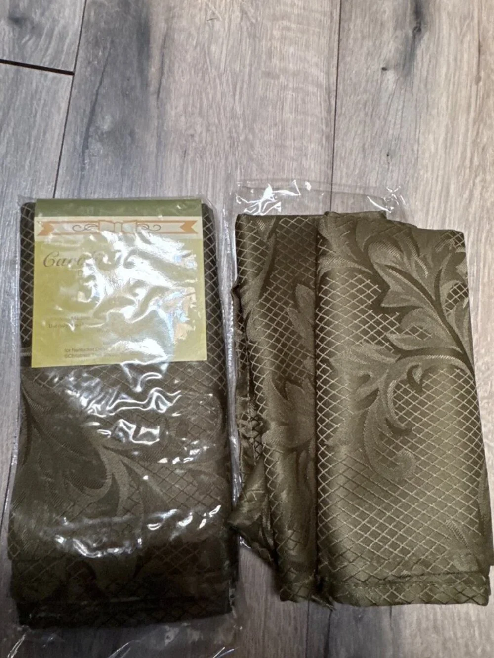 Caroline Scroll Damask Napkins 6 17